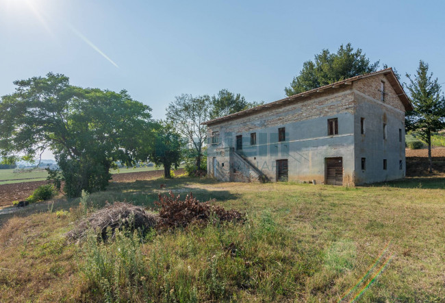 Casale in vendita a Monte San Pietrangeli