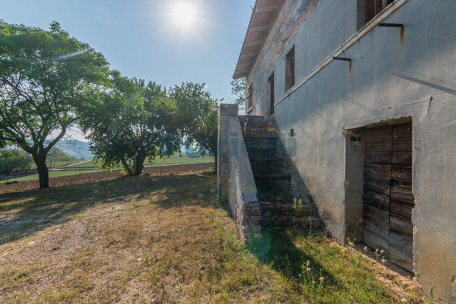 Casale in vendita a Monte San Pietrangeli