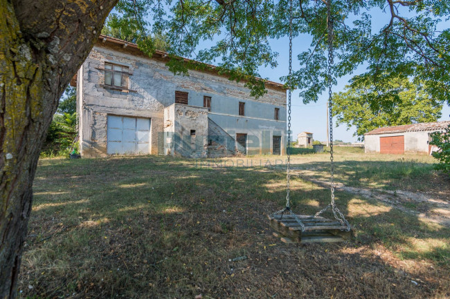 Casale in vendita a Monte San Pietrangeli