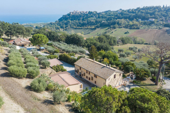 Casale in vendita a Fermo