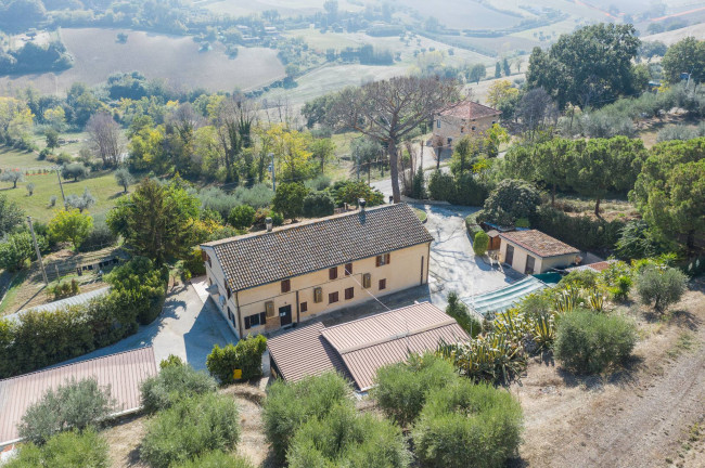 Casale in vendita a Fermo