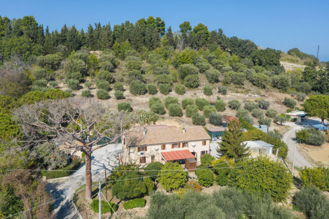 Casale in vendita a Fermo