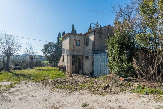 Casale in vendita a Montefiore dell'Aso