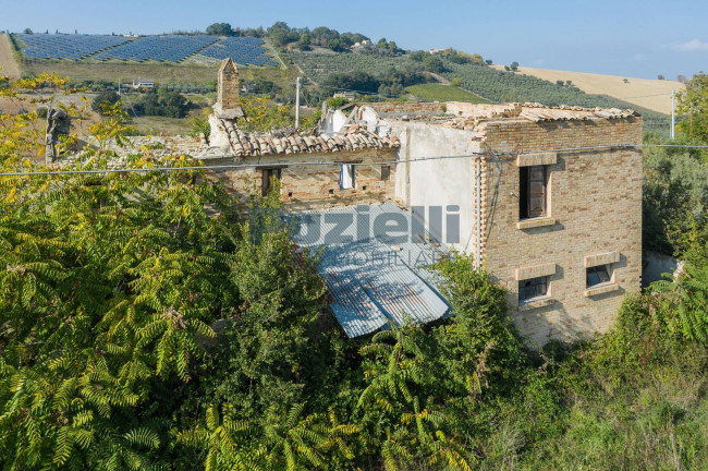 Rustico in vendita a Lapedona