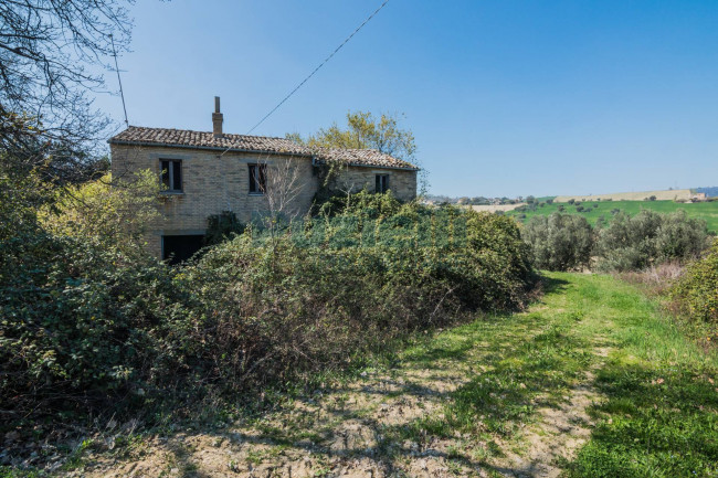  for sale in Lapedona