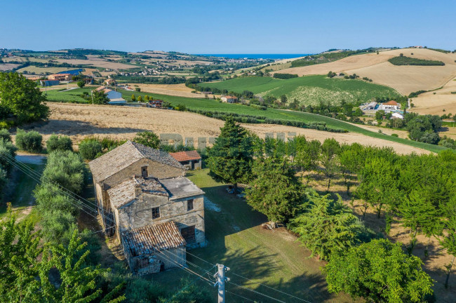 Rustico in vendita a Fermo