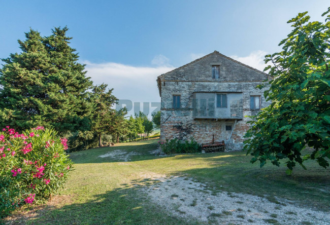 Rustico in vendita a Fermo