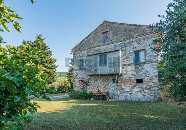 Rustico in vendita a Fermo