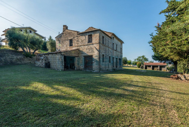 Rustico in vendita a Fermo