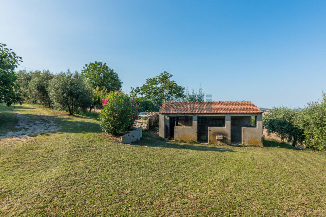 Rustico in vendita a Fermo