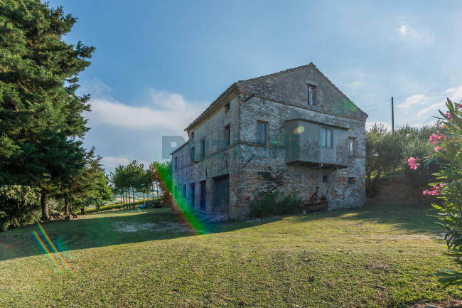 Rustico in vendita a Fermo