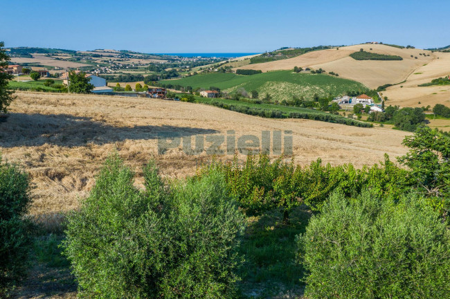 Rustico in vendita a Fermo