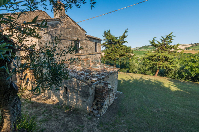 Rustico in vendita a Fermo