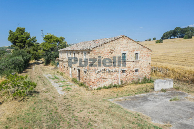 Rustico in vendita a Fermo