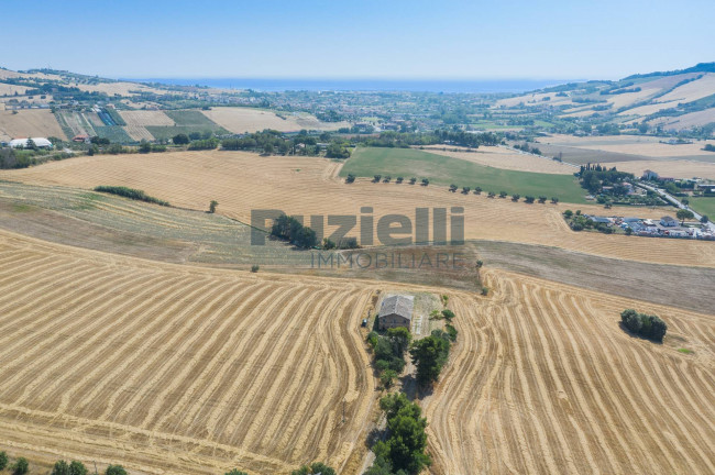 Rustico in vendita a Fermo