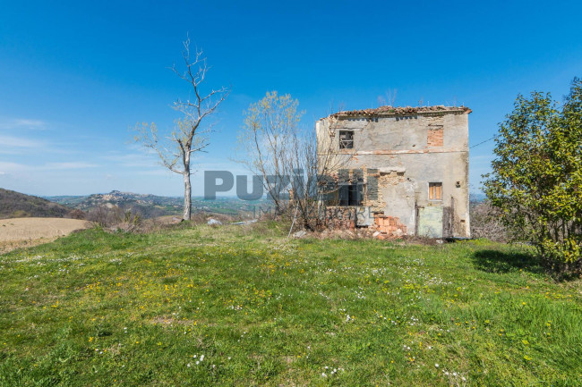 Rustico in vendita a Montefalcone Appennino