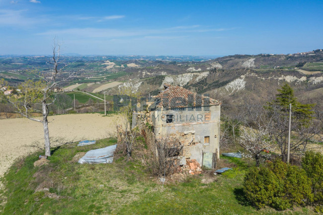 Rustico in vendita a Montefalcone Appennino