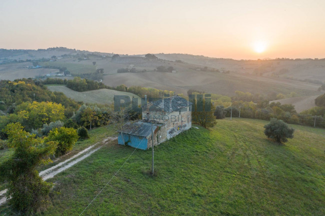 Rustico in vendita a Montegiorgio