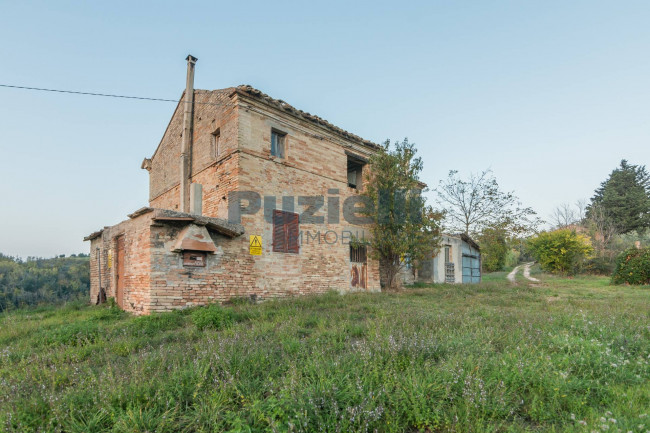 Rustico in vendita a Montegiorgio