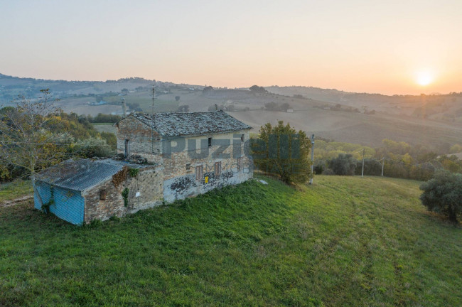 Rustico in vendita a Montegiorgio