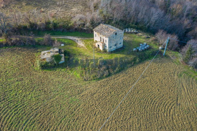 Casale in vendita a Penna San Giovanni