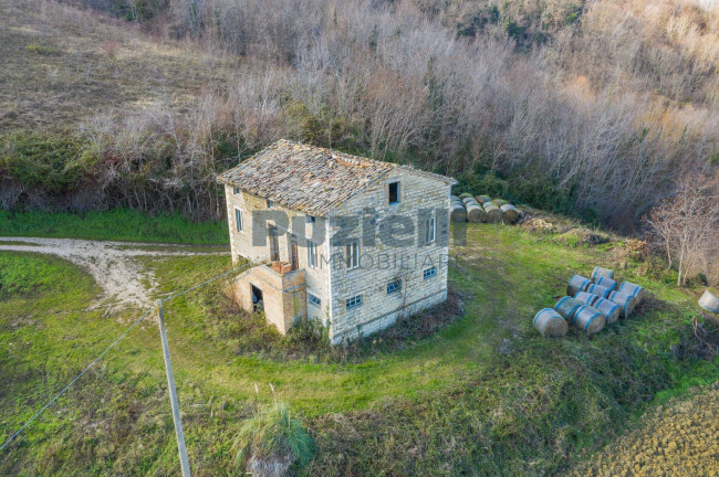 Casale in vendita a Penna San Giovanni