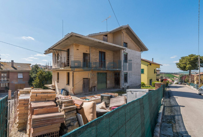  for sale in Fermo