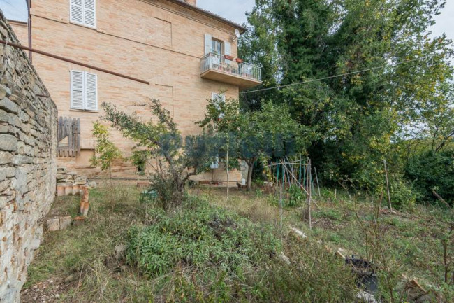 Casa indipendente in vendita a Monsampietro Morico