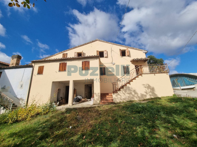 Casa indipendente in vendita a Montefalcone Appennino