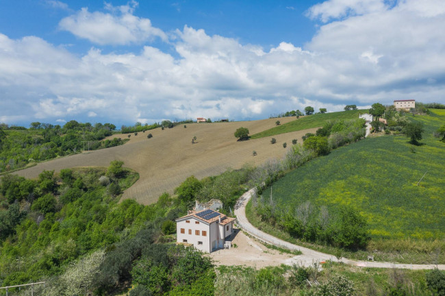 Casa indipendente in vendita a Sant'Angelo in Pontano