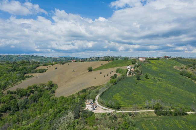 Casa indipendente in vendita a Sant'Angelo in Pontano