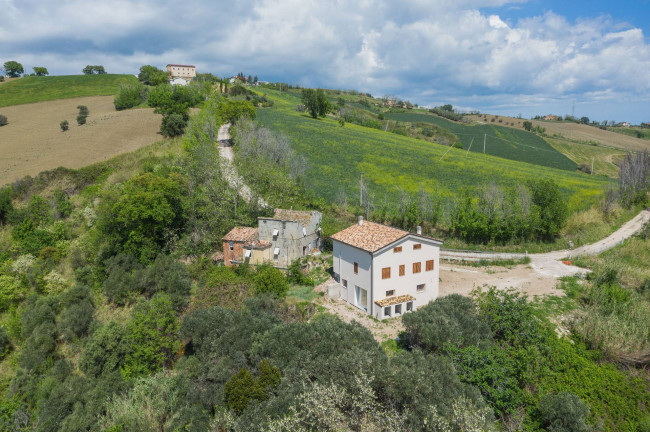 Casa indipendente in vendita a Sant'Angelo in Pontano