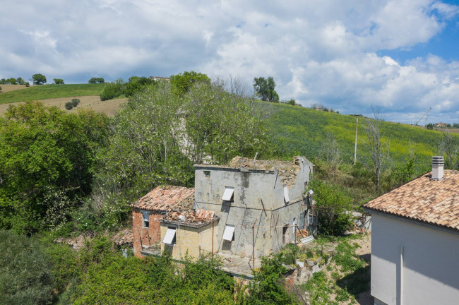 Casa indipendente in vendita a Sant'Angelo in Pontano