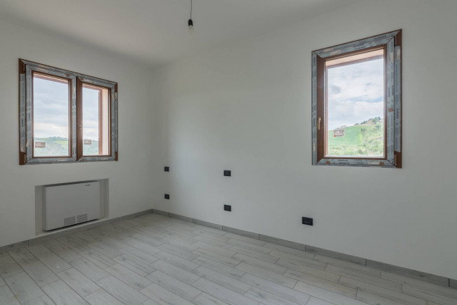  for sale in Sant'Angelo in Pontano