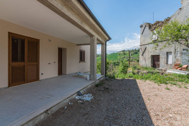 Casa indipendente in vendita a Sant'Angelo in Pontano