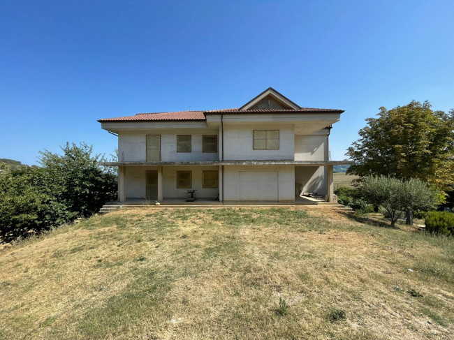 Casa singola in vendita a Monterubbiano