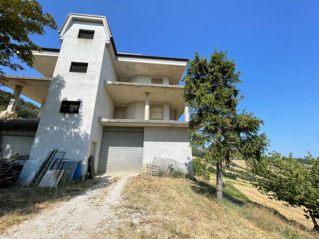 Casa singola in vendita a Monterubbiano