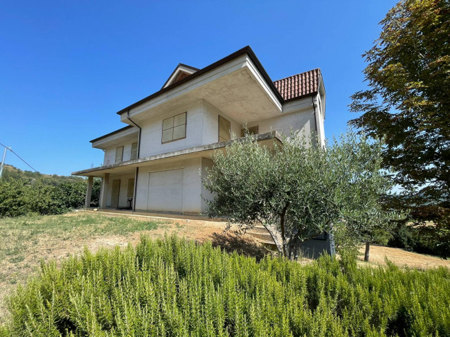 Casa singola in vendita a Monterubbiano