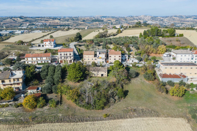 Rustico in vendita a Fermo