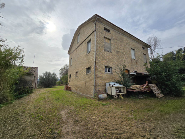  for sale in Montegiorgio