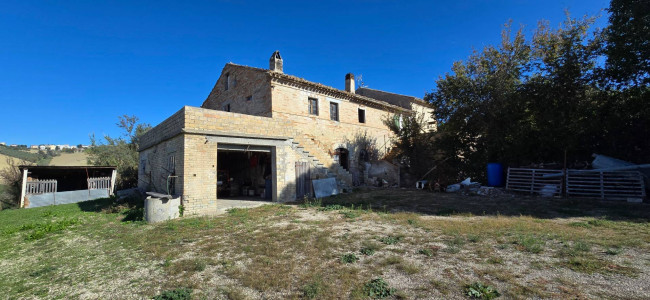 Rustico in vendita a Fermo