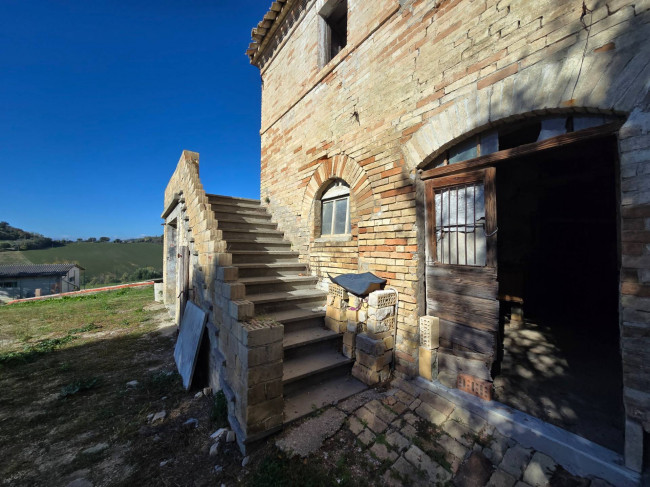 Rustico in vendita a Fermo
