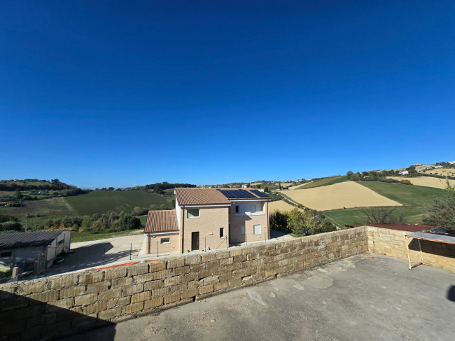 Rustico in vendita a Fermo