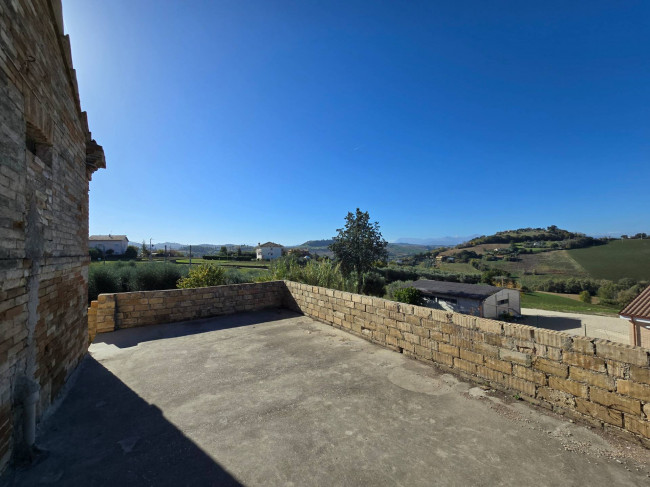 Rustico in vendita a Fermo