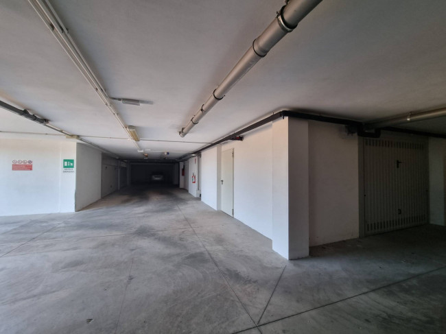 Box o garage in vendita a Fermo