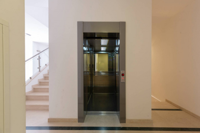 Box o garage in vendita a Fermo