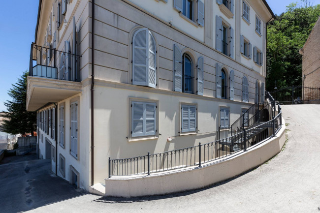 Box o garage in vendita a Fermo