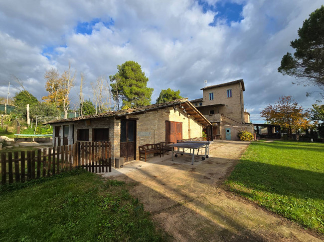 Casale in vendita a Fermo