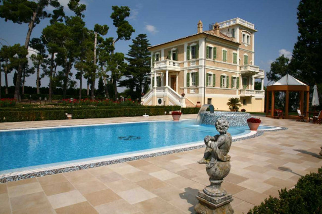 Villa in vendita a Fermo