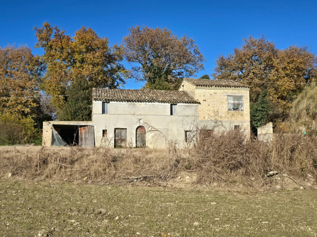  for sale in Montegiorgio